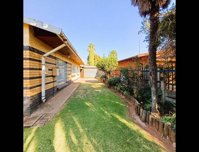 3 BEDROOM HOUSE FOR SALE IN ROTHDENE
